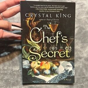📚 The Chef's Secret: A Novel by Crystal King - paperback
